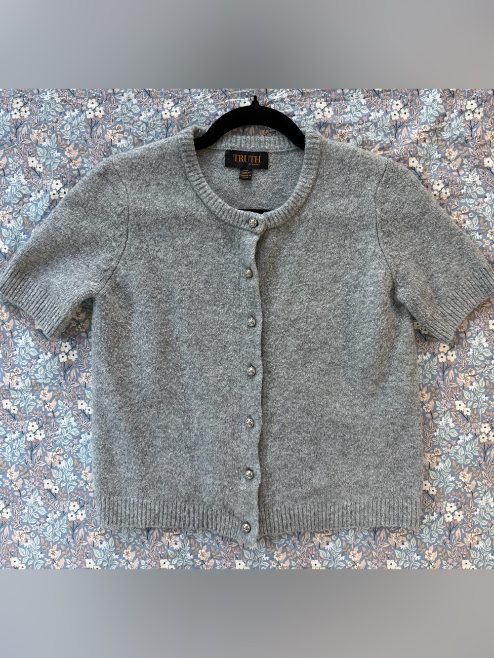 Truth by Republic Short-Sleeve Gray Button-Front Cardigan